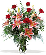 only the best flowers and perfect arrangements by Terraflowers ...QUALITY AND PERFECTION we guarantee deliver anywhere in Miami... Terra Flowers design customized flowers and roses arrangements for Mother's day using only the very best and fresh flowers impoted from Ecuador... VIP service for our customers...